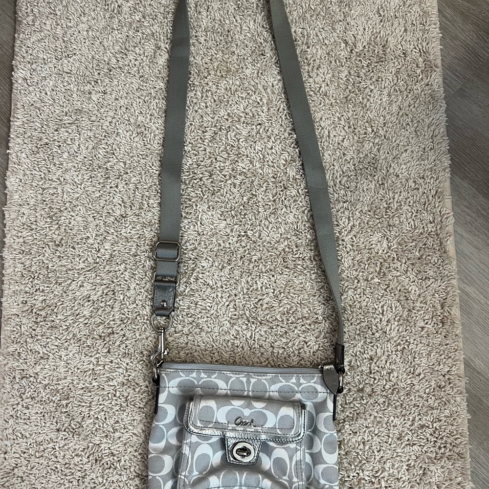 Coach - Picture 3 of 10